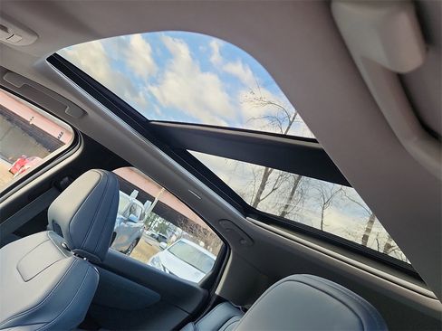 Used 2023 Nissan Ariya PLATINUM+ e-4ORCE image 14