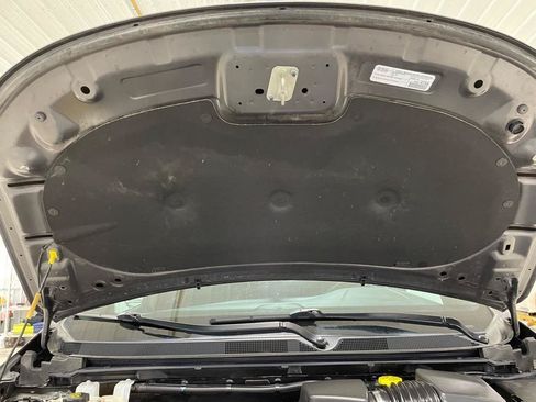 Used 2020 Chrysler Pacifica Touring-L AWD/4WD image 38