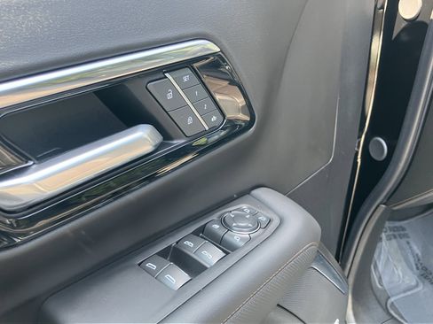 Used 2025 Chevrolet Suburban High Country w/ Sun And Tow Package image 15