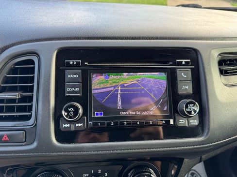 Used 2016 Honda HR-V LX image 36