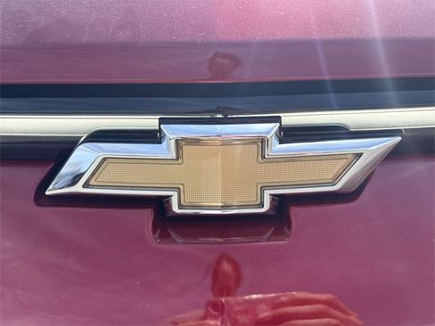 New 2025 Chevrolet Equinox EV LT image 32