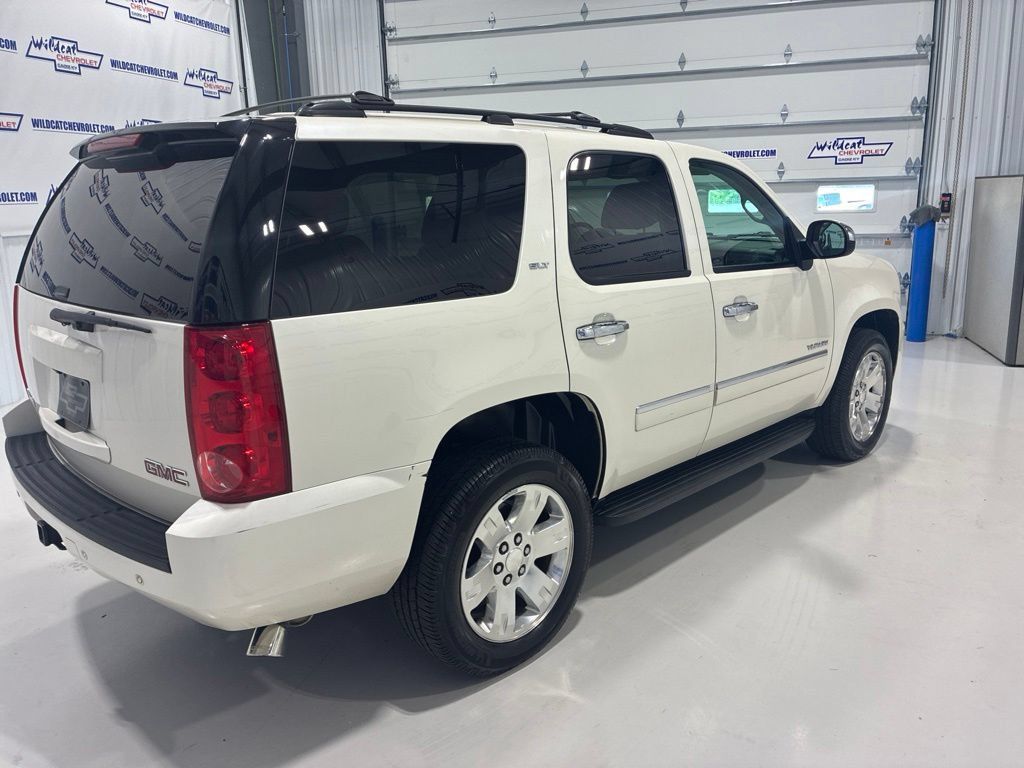 Used 2014 GMC Yukon SLT w/ SLT Chrome Package AWD/4WD image 6