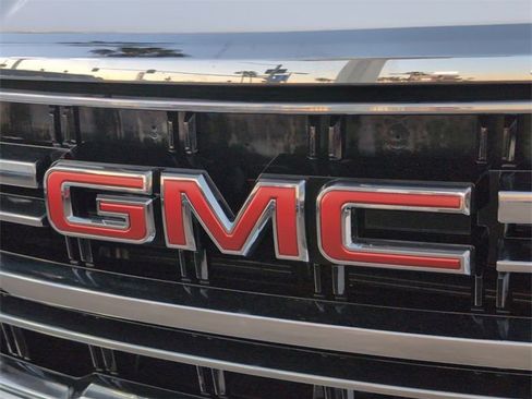 Certified 2023 GMC Yukon XL SLT image 31