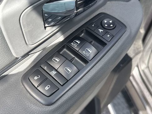Used 2017 RAM 1500 Lone Star RWD image 9