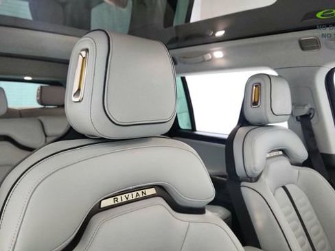 Used 2024 Rivian R1S Adventure AWD/4WD image 18