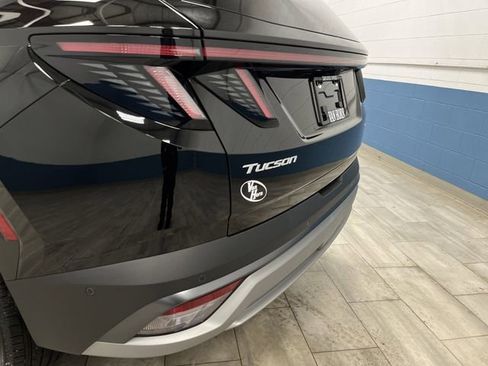 Used 2025 Hyundai Tucson Limited image 37