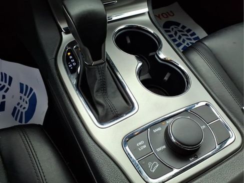 Used 2020 Jeep Grand Cherokee Limited image 19