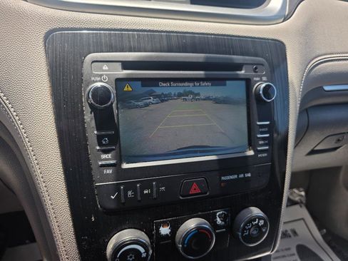 Used 2017 Chevrolet Traverse LT FWD image 18