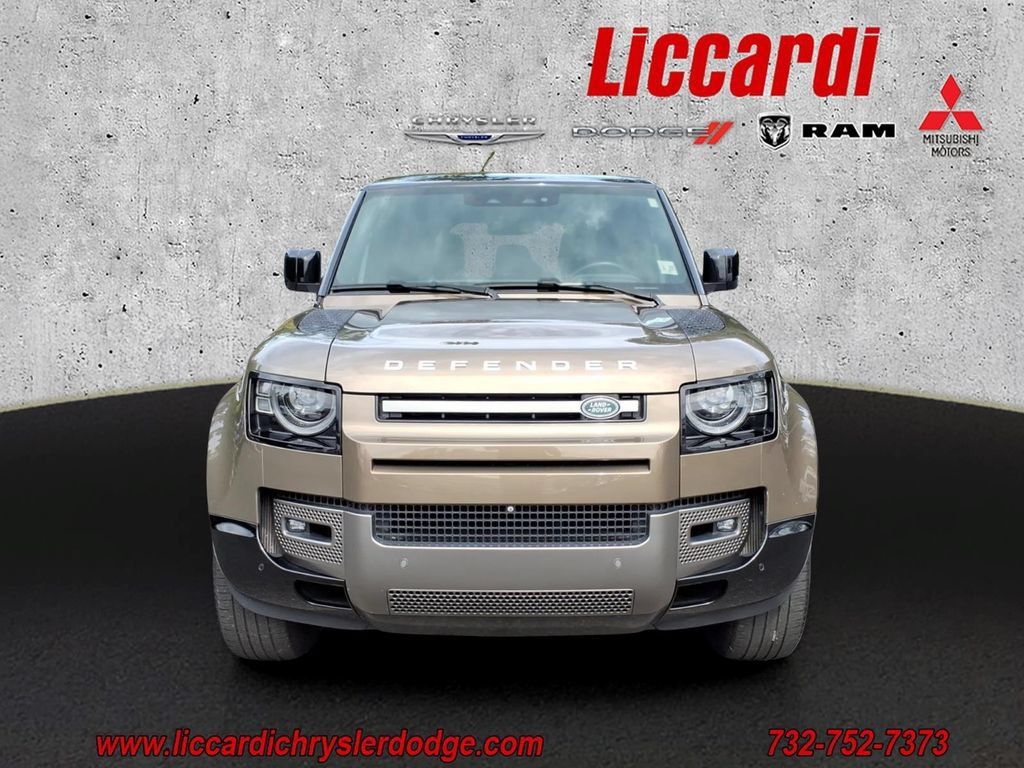 Used 2022 Land Rover Defender 110 X-Dynamic SE AWD/4WD image 2