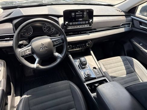 Used 2024 Mitsubishi Outlander SE Black Edition AWD/4WD image 17