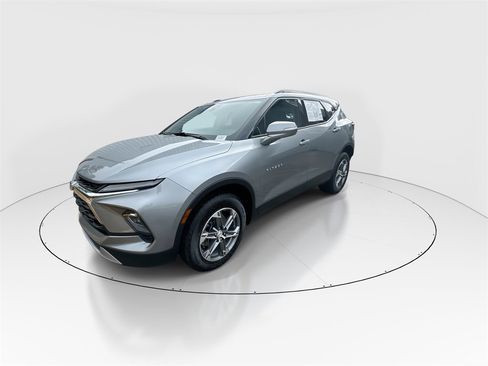 Used 2023 Chevrolet Blazer LT image 4