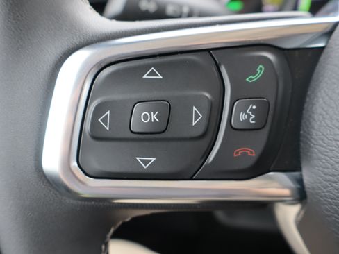 Used 2025 Jeep Wrangler Unlimited Sahara w/ Safety Group AWD/4WD image 15
