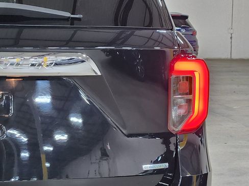Used 2020 Ford Explorer XLT w/ Equipment Group 202A image 22