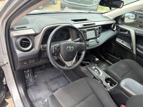 Used 2018 Toyota RAV4 XLE FWD image 14