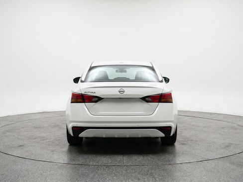 Used 2025 Nissan Altima 2.5 SV FWD image 7