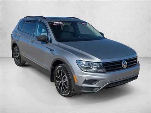Used 2021 Volkswagen Tiguan SE image 3