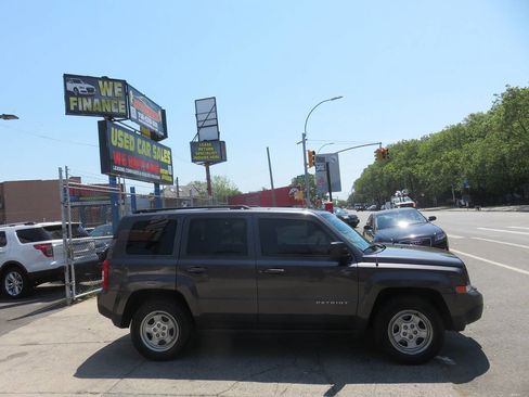 Used 2015 Jeep Patriot Sport w/ Power Value Group AWD/4WD image 9