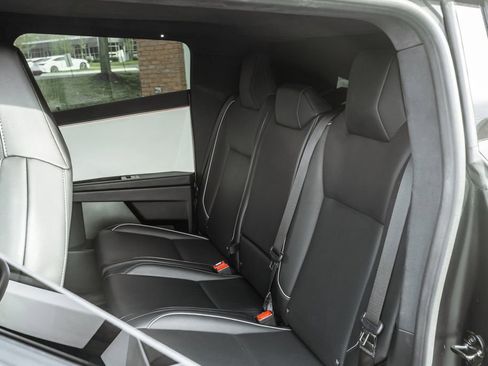 Used 2024 Tesla Cybertruck AWD Crew Cab image 27