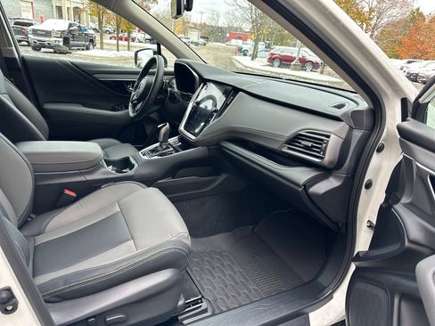 Used 2025 Subaru Outback Onyx Edition XT image 31