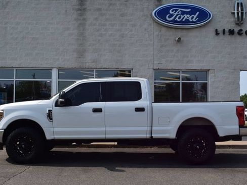 Used 2018 Ford F250 XLT AWD/4WD image 2