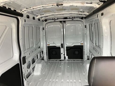 New 2026 Ford Transit 250 148 Medium Roof RWD image 24