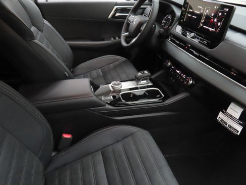 New 2026 Mitsubishi Outlander LE FWD image 25