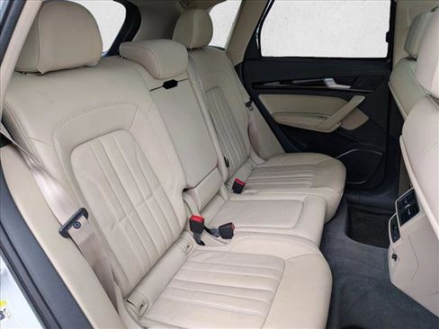 Used 2019 Audi Q5 2.0T Premium Plus w/ Premium Plus Package image 23