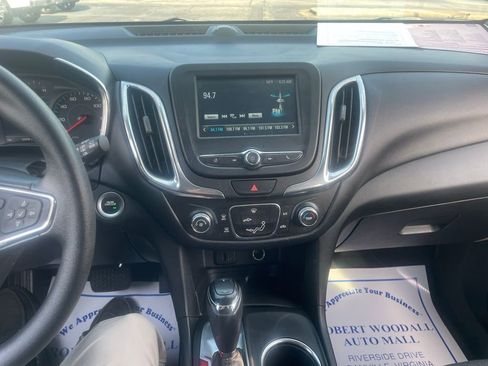 Used 2018 Chevrolet Equinox LT image 23