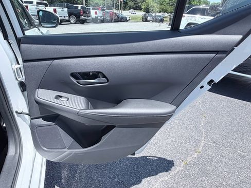 Used 2025 Nissan Sentra SV FWD image 29