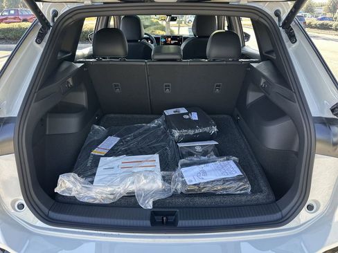 New 2026 Volkswagen Tiguan SE R-Line image 24