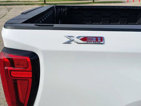 Used 2021 GMC Sierra 1500 SLT AWD/4WD image 19