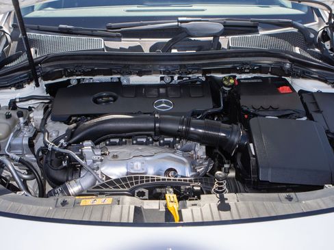 Used 2022 Mercedes-Benz GLA 250 w/ Premium Package Lite image 33