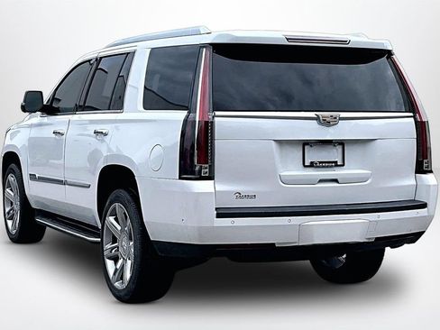 Used 2020 Cadillac Escalade Luxury AWD/4WD image 4