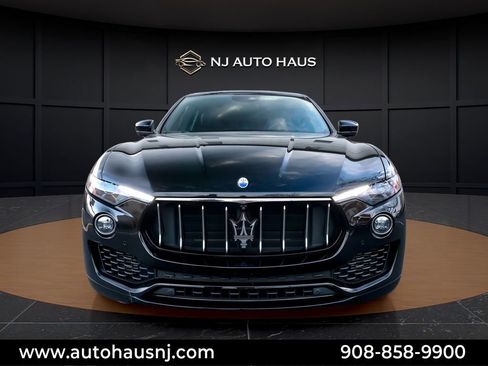 Used 2021 Maserati Levante AWD/4WD image 3