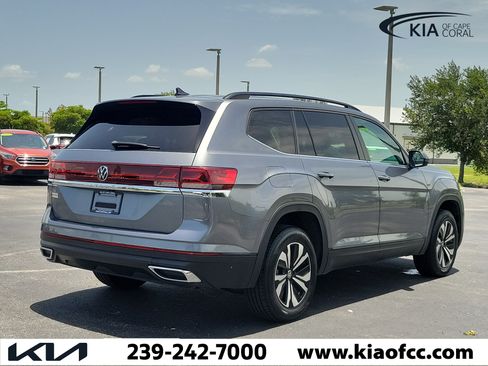 Used 2025 Volkswagen Atlas SE FWD image 6