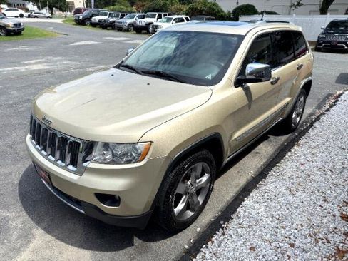 Used 2011 Jeep Grand Cherokee Limited w/ Trailer Tow Group image 6