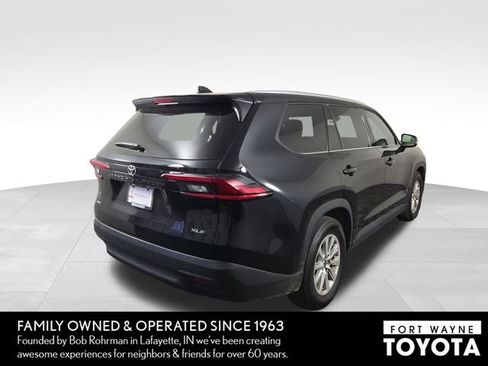 Used 2025 Toyota Grand Highlander AWD image 7