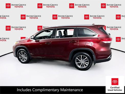 Used 2017 Toyota Highlander XLE image 7