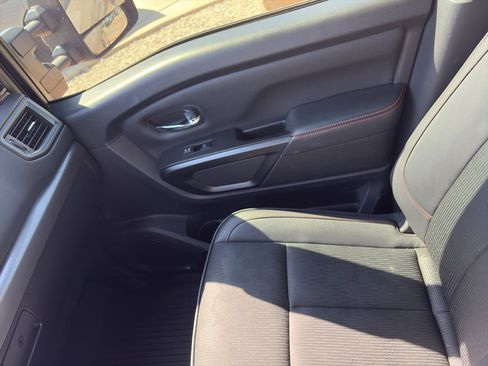 Used 2024 Nissan Titan PRO-4X image 13