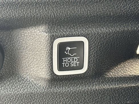 Used 2024 Jeep Grand Cherokee L Overland w/ Advanced Protech Group III image 20