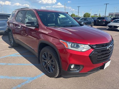 Used 2019 Chevrolet Traverse RS w/ LPO, Floor Liner Package AWD/4WD image 3