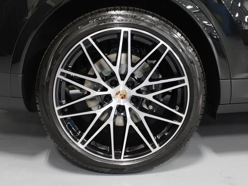 New 2026 Porsche Cayenne E-Hybrid Coupe image 11