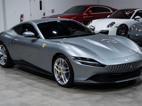 Used 2021 Ferrari Roma RWD image 8