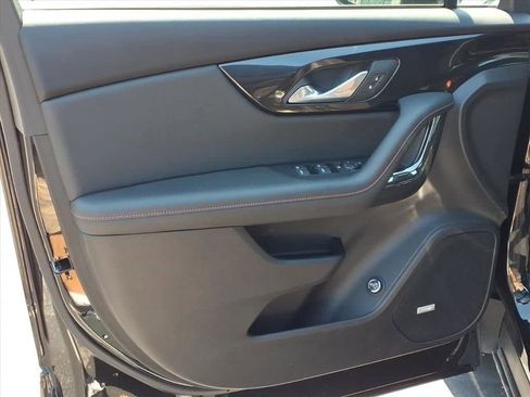Used 2023 Chevrolet Blazer RS FWD image 17