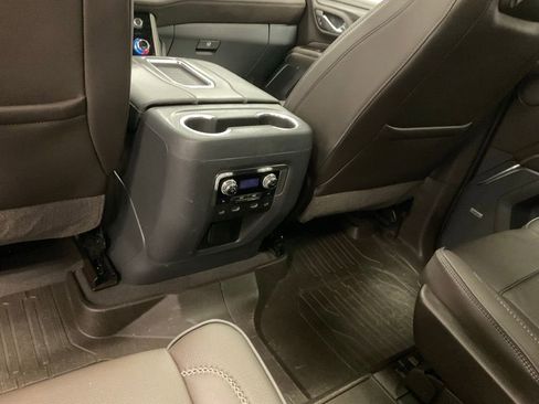 Used 2021 GMC Yukon XL Denali w/ Denali Ultimate Package AWD/4WD image 32