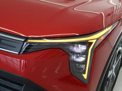 New 2025 Kia K4 LXS image 8