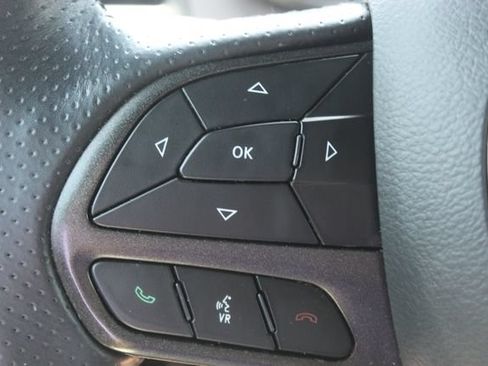 Used 2022 Dodge Challenger SXT w/ Plus Package RWD image 17