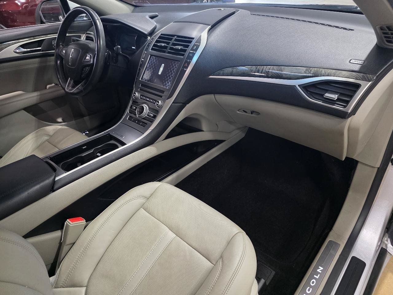 Used 2017 Lincoln MKZ Reserve FWD image 20