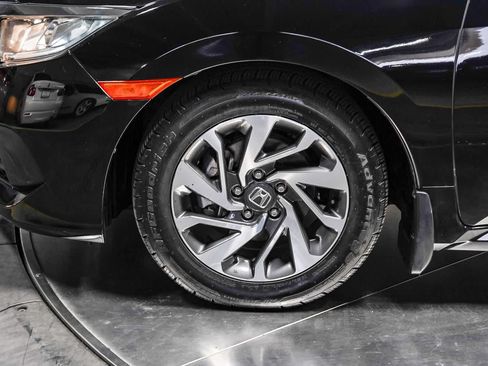 Used 2017 Honda Civic EX image 9