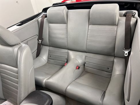 Used 2005 Ford Mustang GT Premium image 28